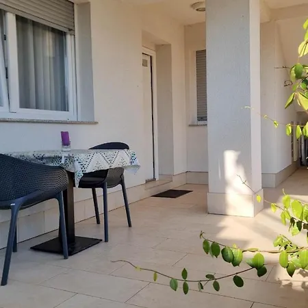 Apartment Karmen *
