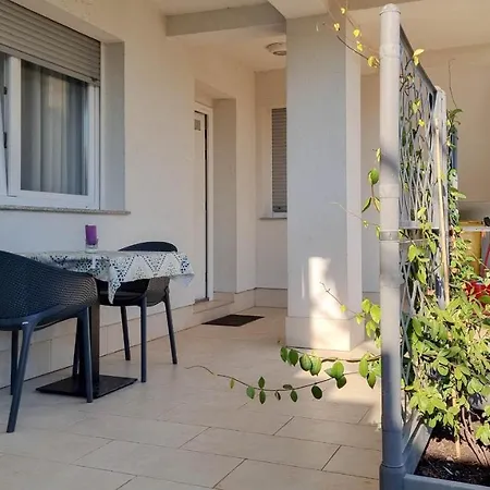 Karmen Apartment