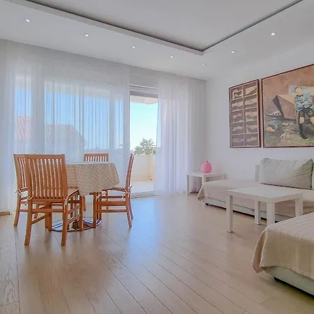Karmen Apartment
