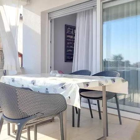 Karmen Apartment