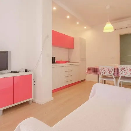 Karmen Apartment