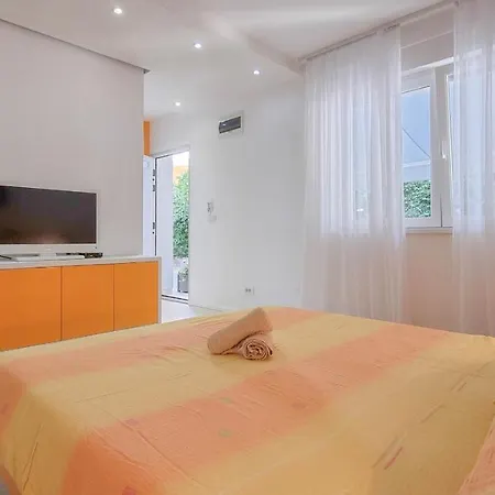 Karmen Apartment